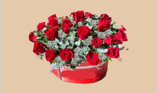 Imagen de Arreglo de flores - Caja ovalada con 30 rosas