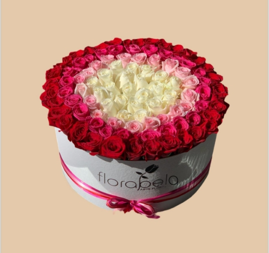 Imagen de Arreglo de flores - Caja redonda con 80 rosas