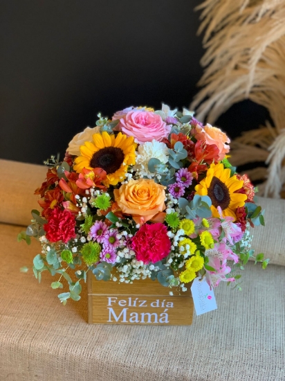Imagen de Caja floral feliz día mamá